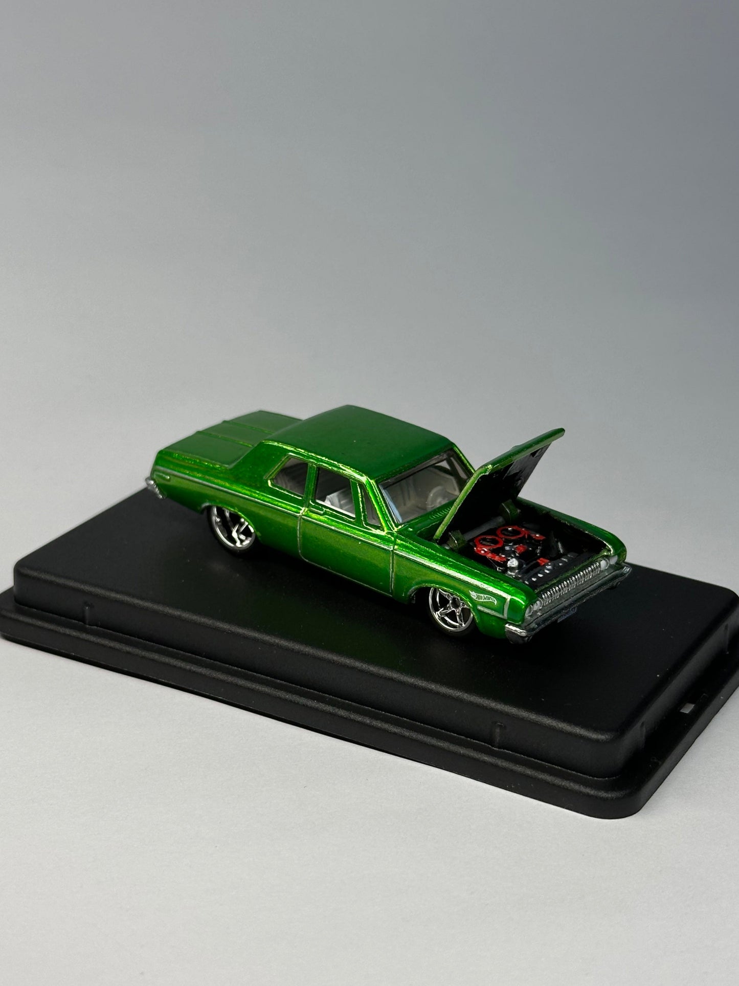 '64 Dodge 330 "Emerald Cruiser"