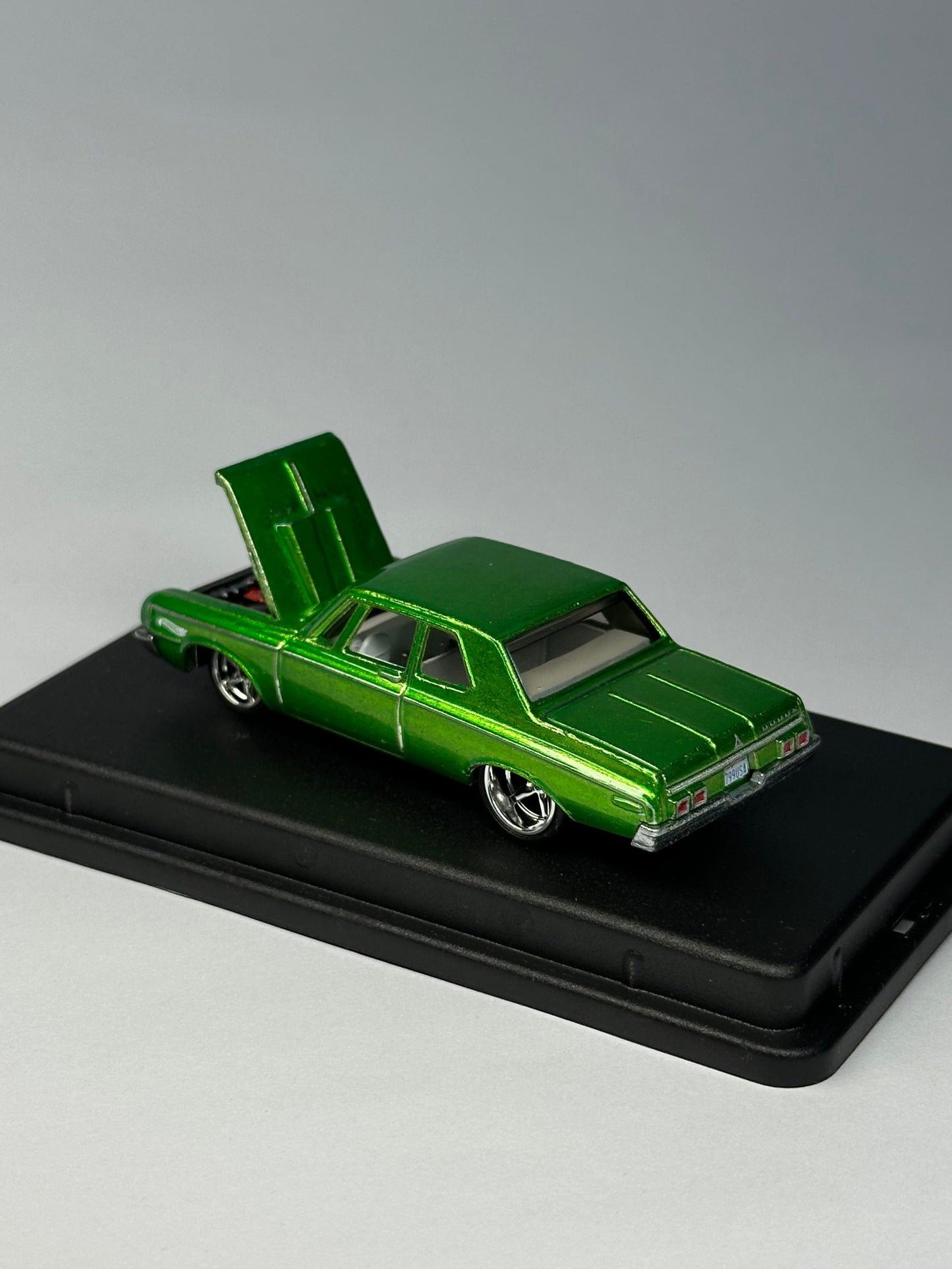'64 Dodge 330 "Emerald Cruiser"