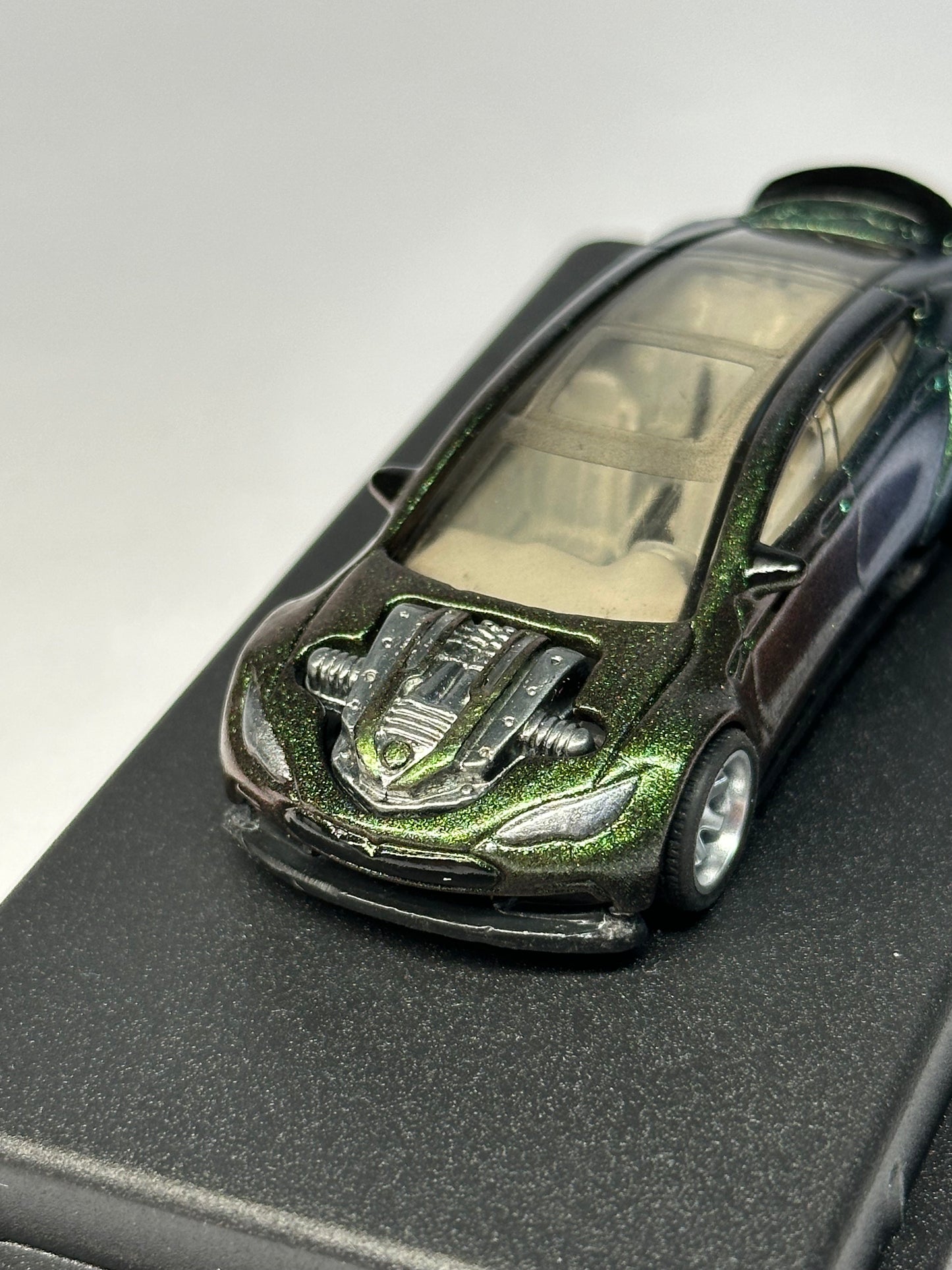 Tesla Model S V8 "Alien"