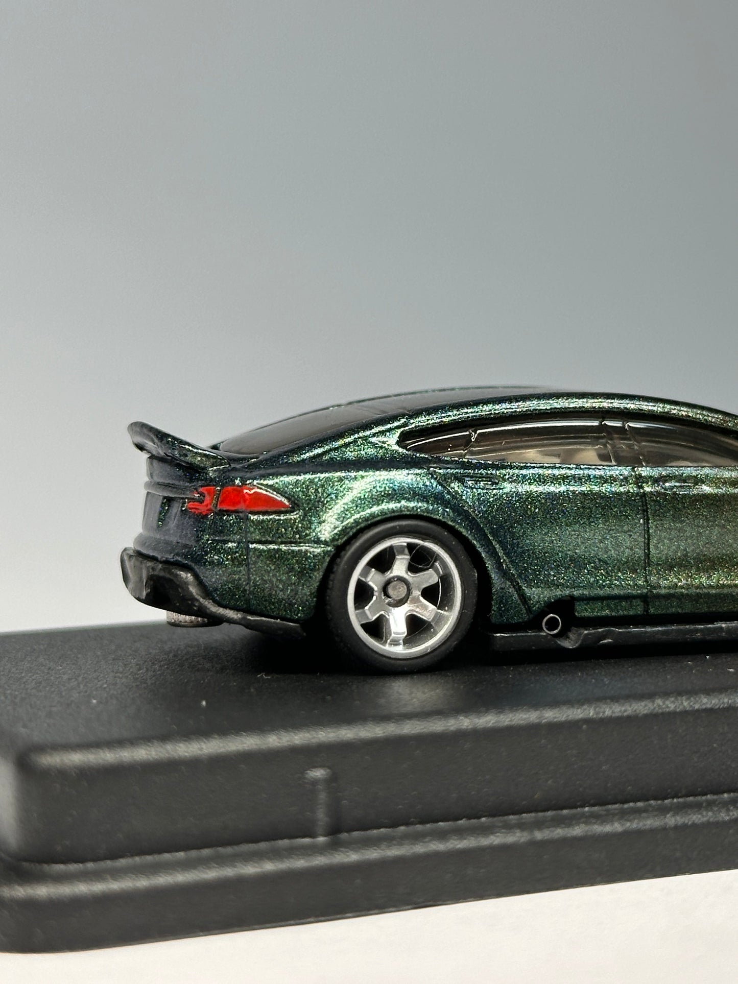 Tesla Model S V8 "Alien"