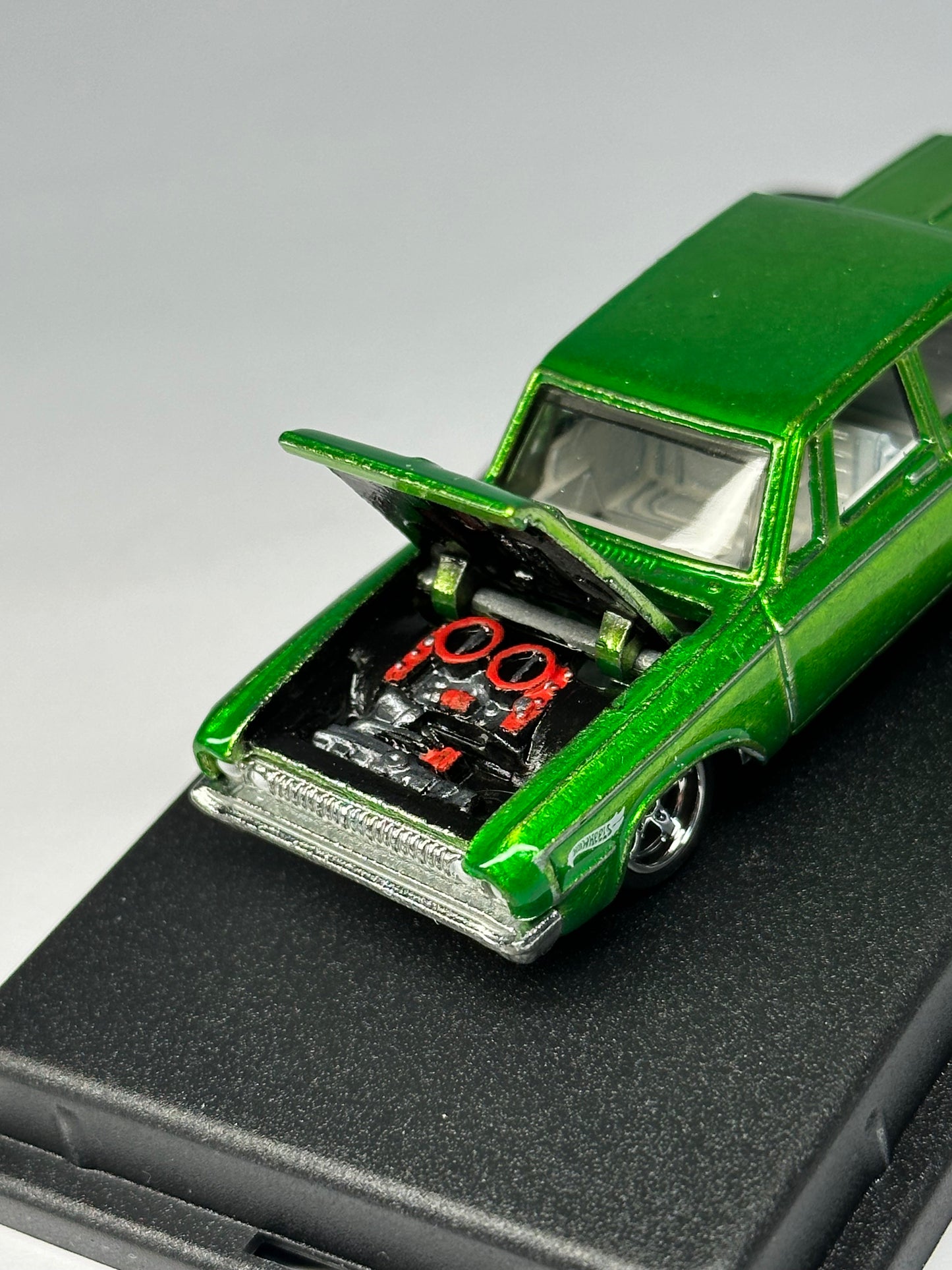 '64 Dodge 330 "Emerald Cruiser"