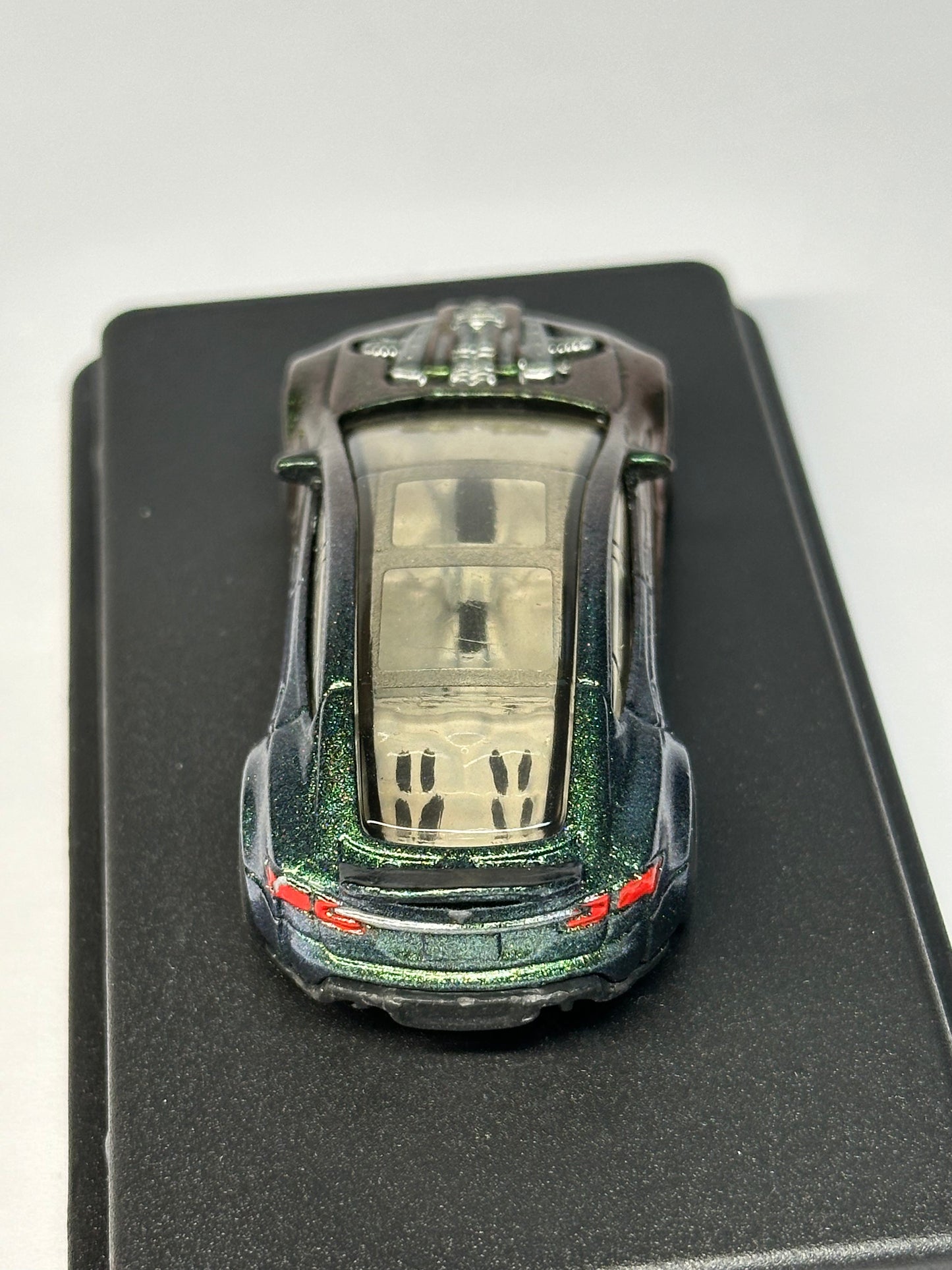Tesla Model S V8 "Alien"